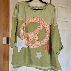NWT Easel Oversized Peace Top, size L